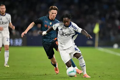 الصدارة في خطر.. نابولي يتعثر أمام كومو بالدوري الإيطالي